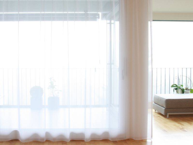 Weisser Fertigvorhang An Wohnzimmer Fenster
